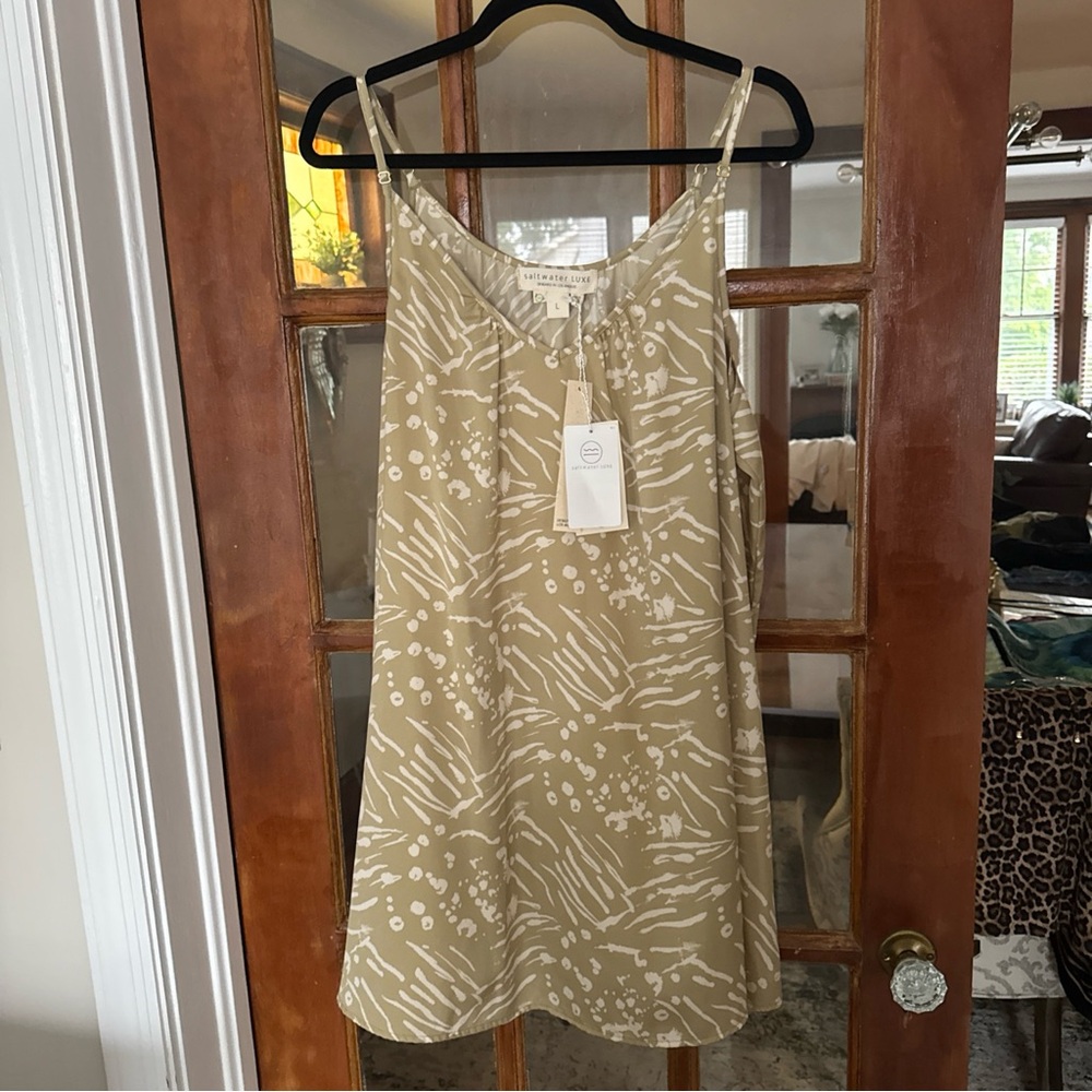 Saltwater Luxe Tan and White Patterned Mini dress/Tunic size Large NWT